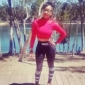 Meet your Posher, Danielle